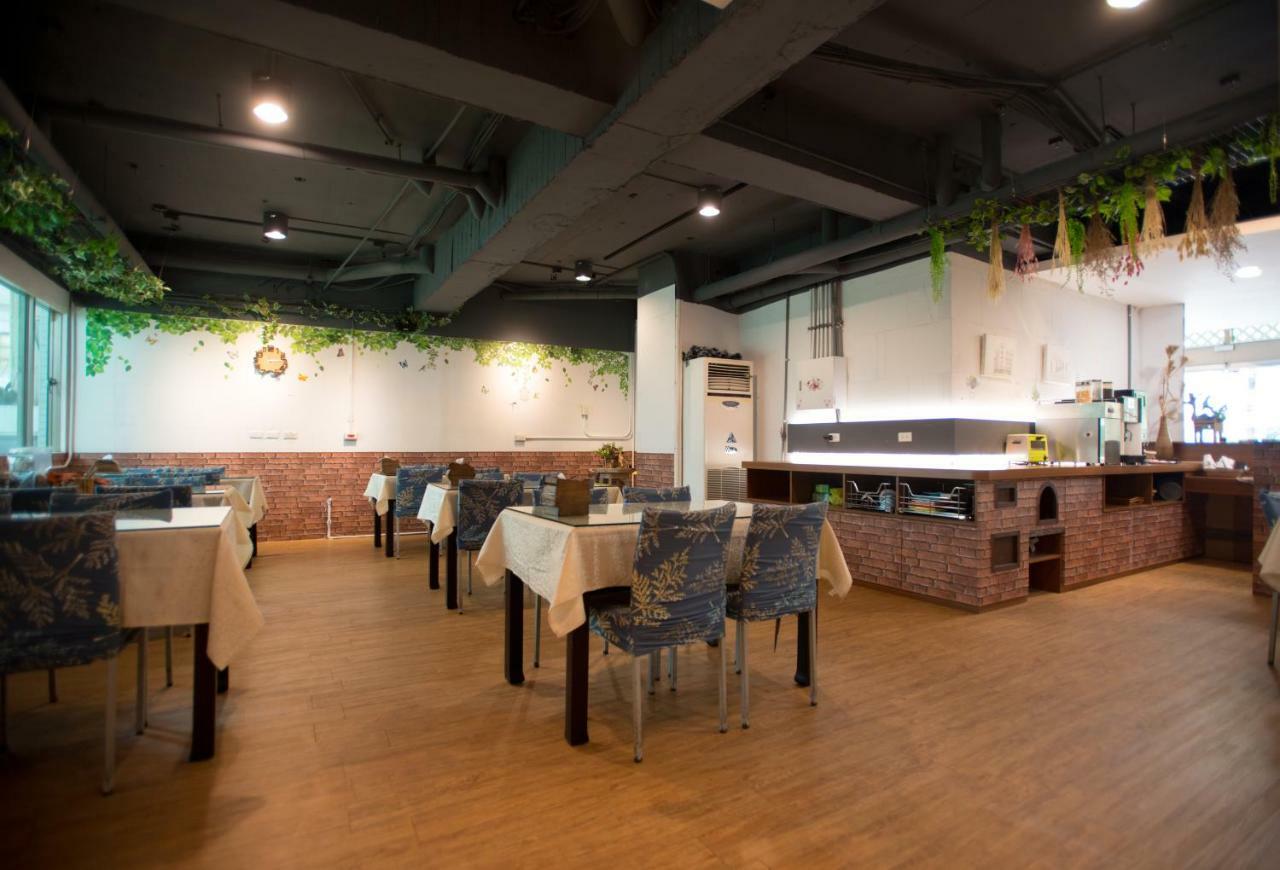 Hotel Tainan Julie'S Garden 峰情文旅 Anping Exterior foto